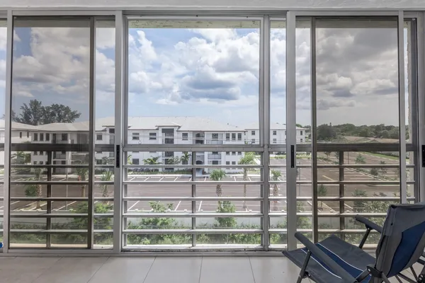 $119,000 | 711 Lori Drive, Unit 408, Palm Springs, FL 33461