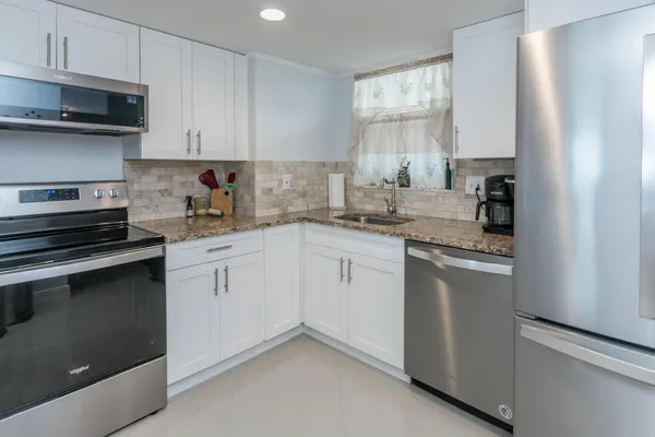 $119,000 | 711 Lori Drive, Unit 408, Palm Springs, FL 33461