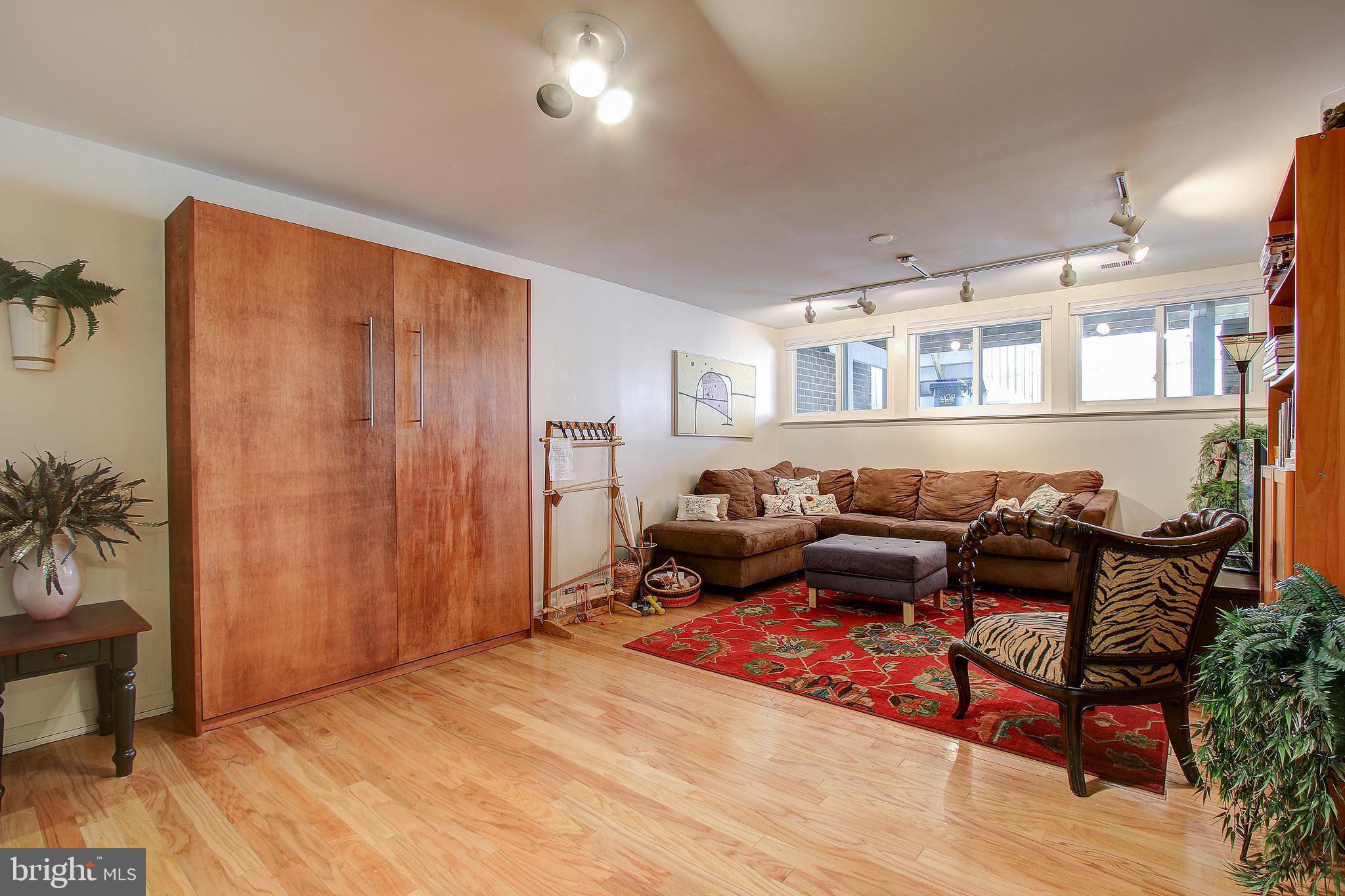 12011 Insha Court Reston, VA 20191 - Photo 29 of 33 Bright Recreation room