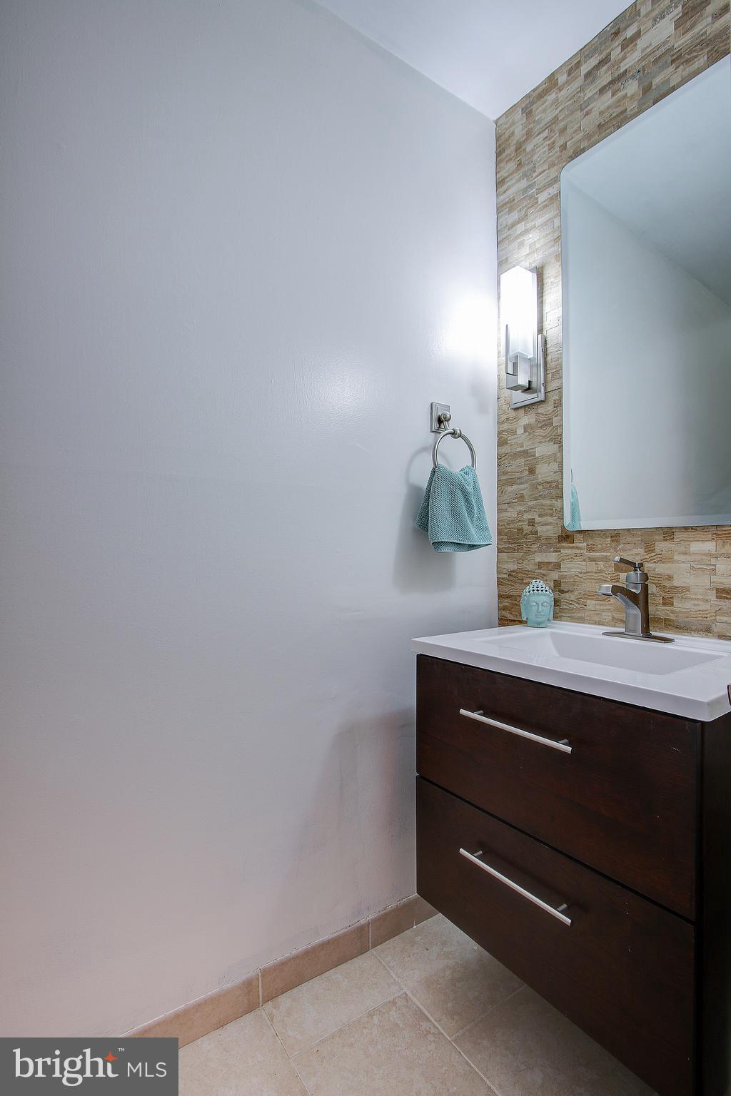 12011 Insha Court Reston, VA 20191 - Photo 7 of 33 Updated Powder Room