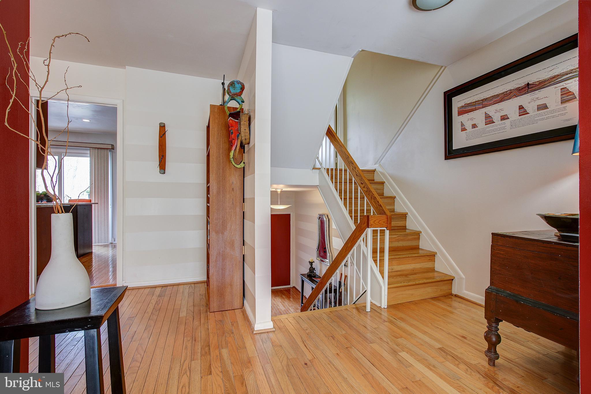 12011 Insha Court Reston, VA 20191 - Photo 8 of 33