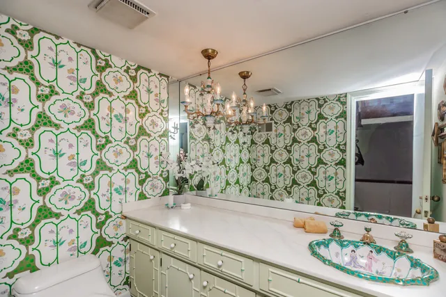 $1,199,900 | 8080 Wolf Road, Burr Ridge, IL 60527