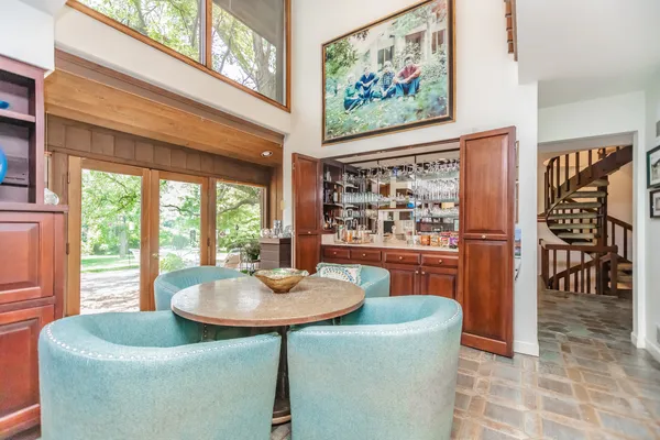 $1,199,900 | 8080 Wolf Road, Burr Ridge, IL 60527