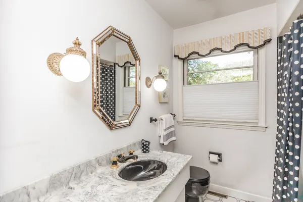 $1,199,900 | 8080 Wolf Road, Burr Ridge, IL 60527