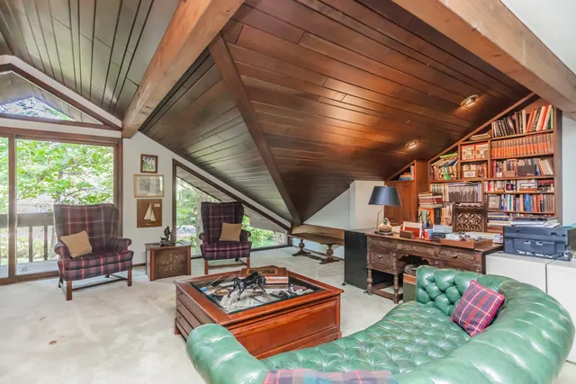 $1,199,900 | 8080 Wolf Road, Burr Ridge, IL 60527