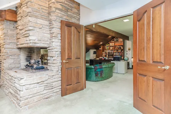 $1,199,900 | 8080 Wolf Road, Burr Ridge, IL 60527