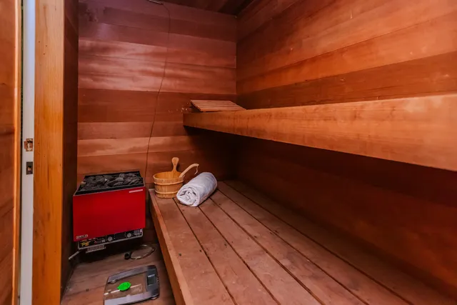 $1,199,900 | 8080 Wolf Road, Burr Ridge, IL 60527