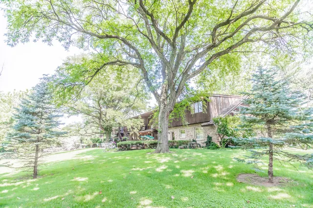 $1,199,900 | 8080 Wolf Road, Burr Ridge, IL 60527