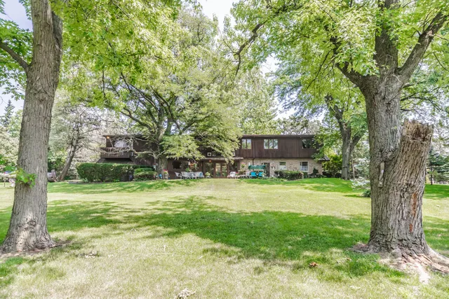 $1,199,900 | 8080 Wolf Road, Burr Ridge, IL 60527
