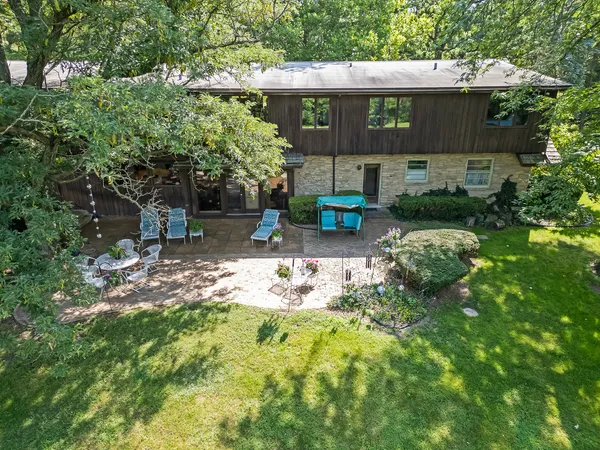 $1,199,900 | 8080 Wolf Road, Burr Ridge, IL 60527