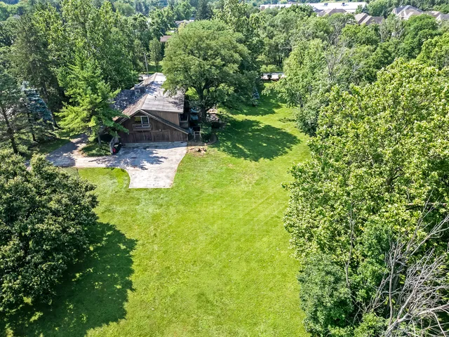 $1,199,900 | 8080 Wolf Road, Burr Ridge, IL 60527