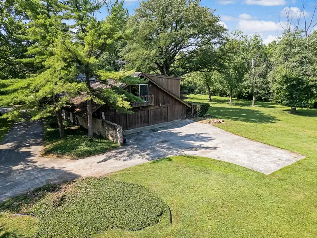 $1,199,900 | 8080 Wolf Road, Burr Ridge, IL 60527