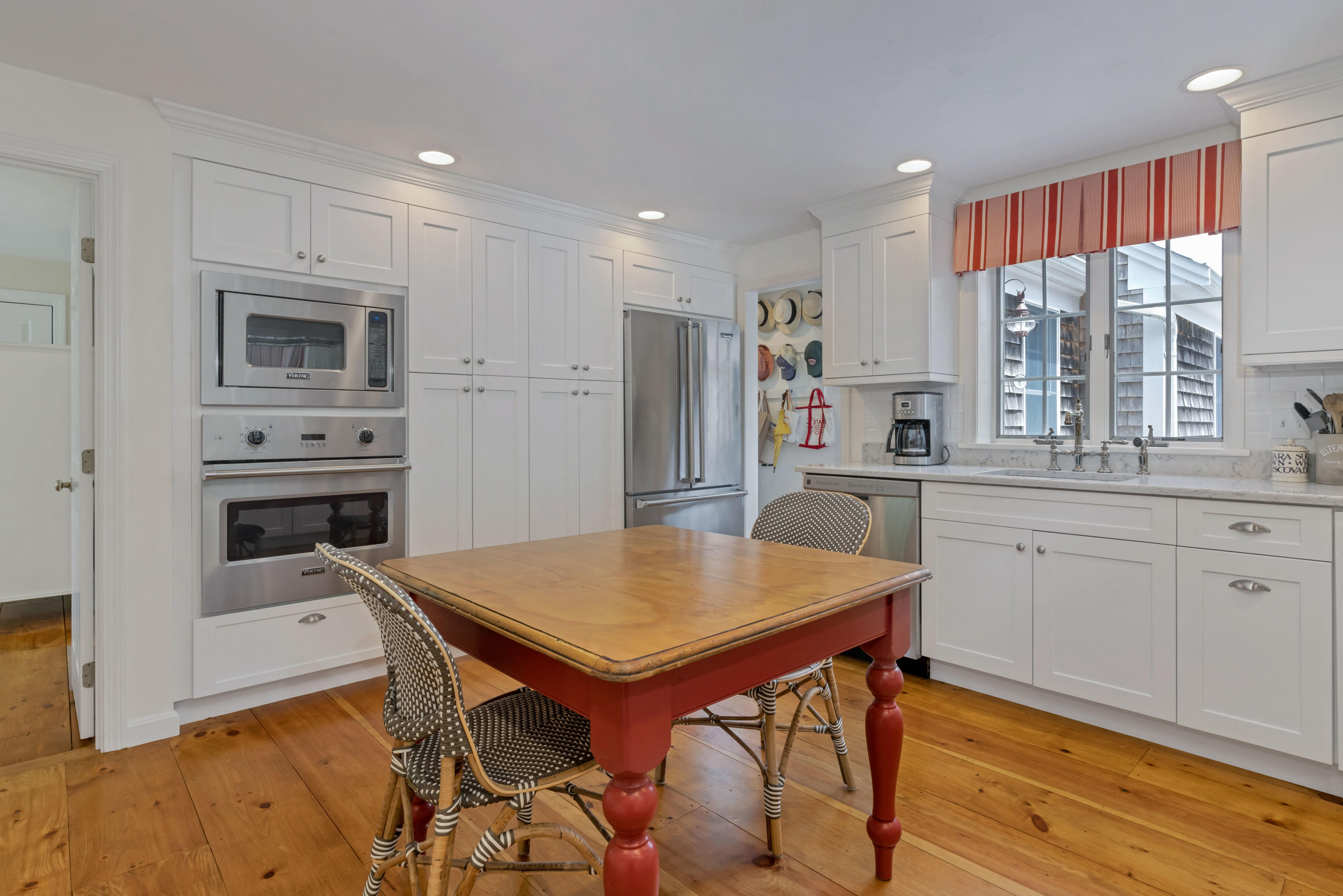 88 Round Cove Road Chatham, MA 02633 - Photo 16 of 58 Kitchen