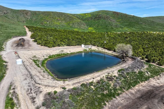 $3,771,725 | 0 West Reid Avenue, Porterville, CA 93257