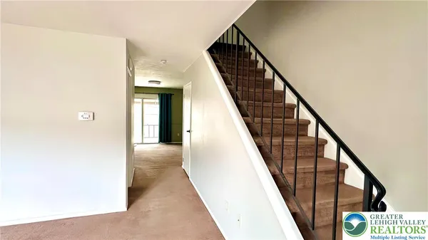 $2,100 | 53 Eisenhower Circle, Whitehall, PA 18052