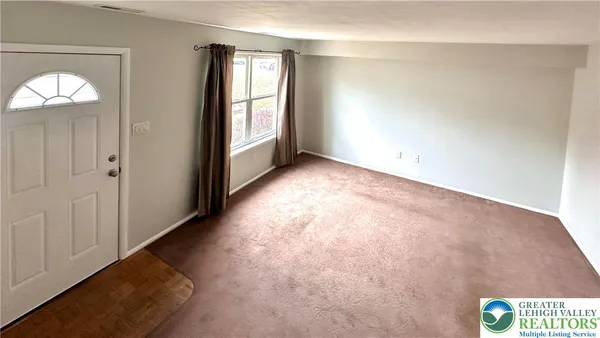 $2,100 | 53 Eisenhower Circle, Whitehall, PA 18052
