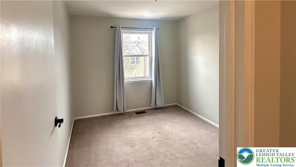 $2,100 | 53 Eisenhower Circle, Whitehall, PA 18052