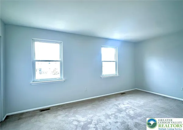 $2,100 | 53 Eisenhower Circle, Whitehall, PA 18052