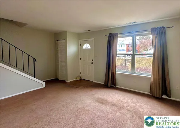 $2,100 | 53 Eisenhower Circle, Whitehall, PA 18052