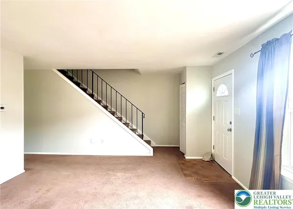 $2,100 | 53 Eisenhower Circle, Whitehall, PA 18052