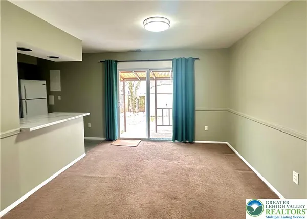 $2,100 | 53 Eisenhower Circle, Whitehall, PA 18052