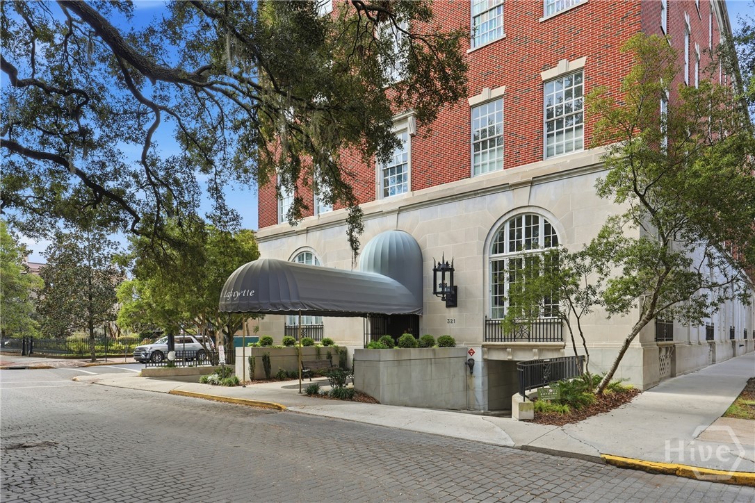 321 Abercorn Street, Unit 406 Savannah, GA 31401 - Photo 4 of 39