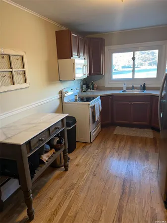 $2,550 | 102 Washington Drive, Centerport, NY 11721