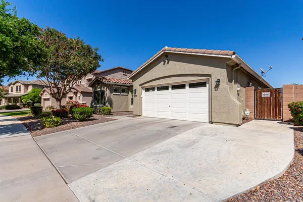 $2,995 | 6219 South Banning Street, Gilbert, AZ 85298