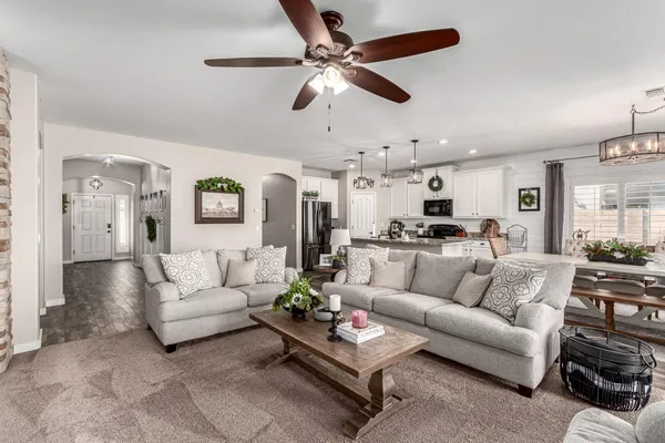 $2,995 | 6219 South Banning Street, Gilbert, AZ 85298