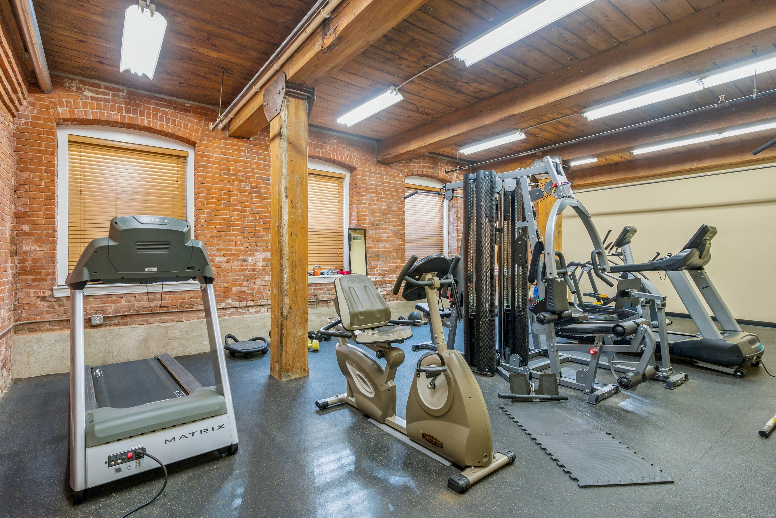 145 Canal Street East, Unit 2 Shelton, CT 06484 - Photo 23 of 32