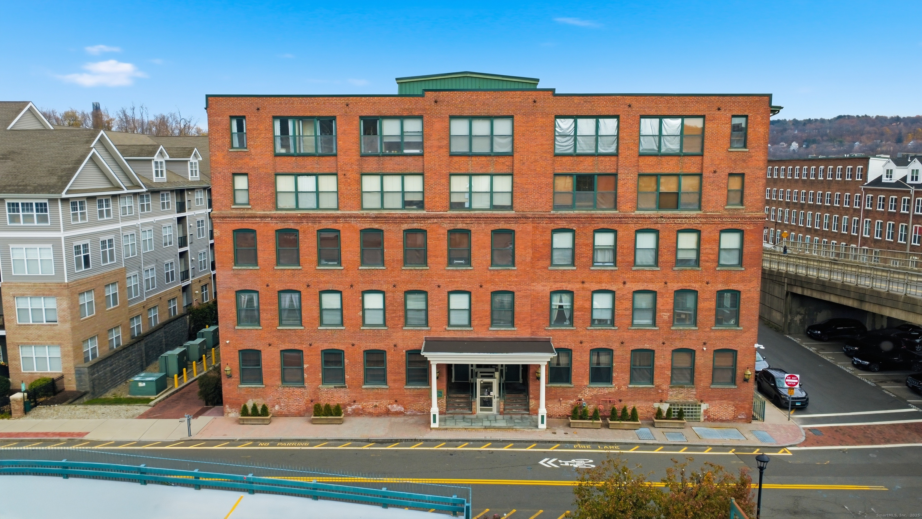 145 Canal Street East, Unit 2 Shelton, CT 06484 - Photo 25 of 32