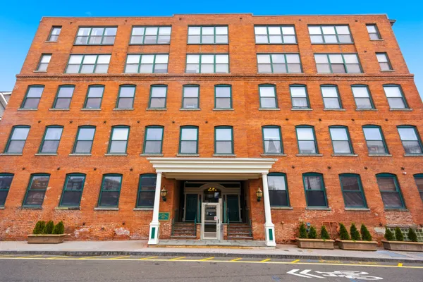 $289,900 | 145 Canal Street East, Unit 2, Shelton, CT 06484