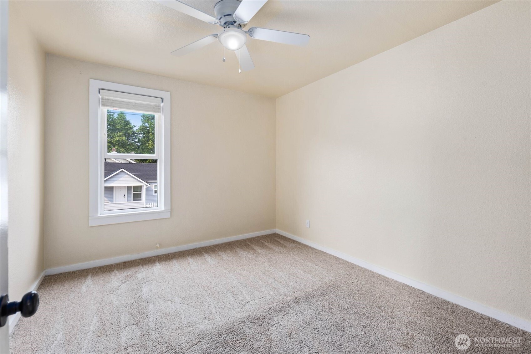 2307 Fulton Street Everett, WA 98201 - Photo 17 of 26