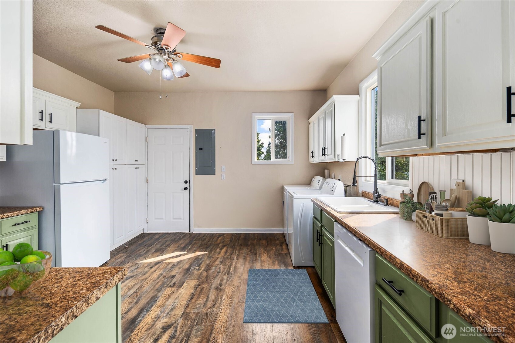 2307 Fulton Street Everett, WA 98201 - Photo 9 of 26