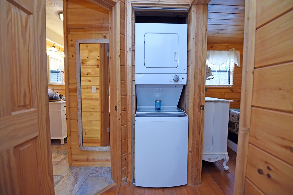 266 Mabry Lane Morganton, GA 30560 - Photo 33 of 37 a view of bathroom with a toilet a sink and a mirror