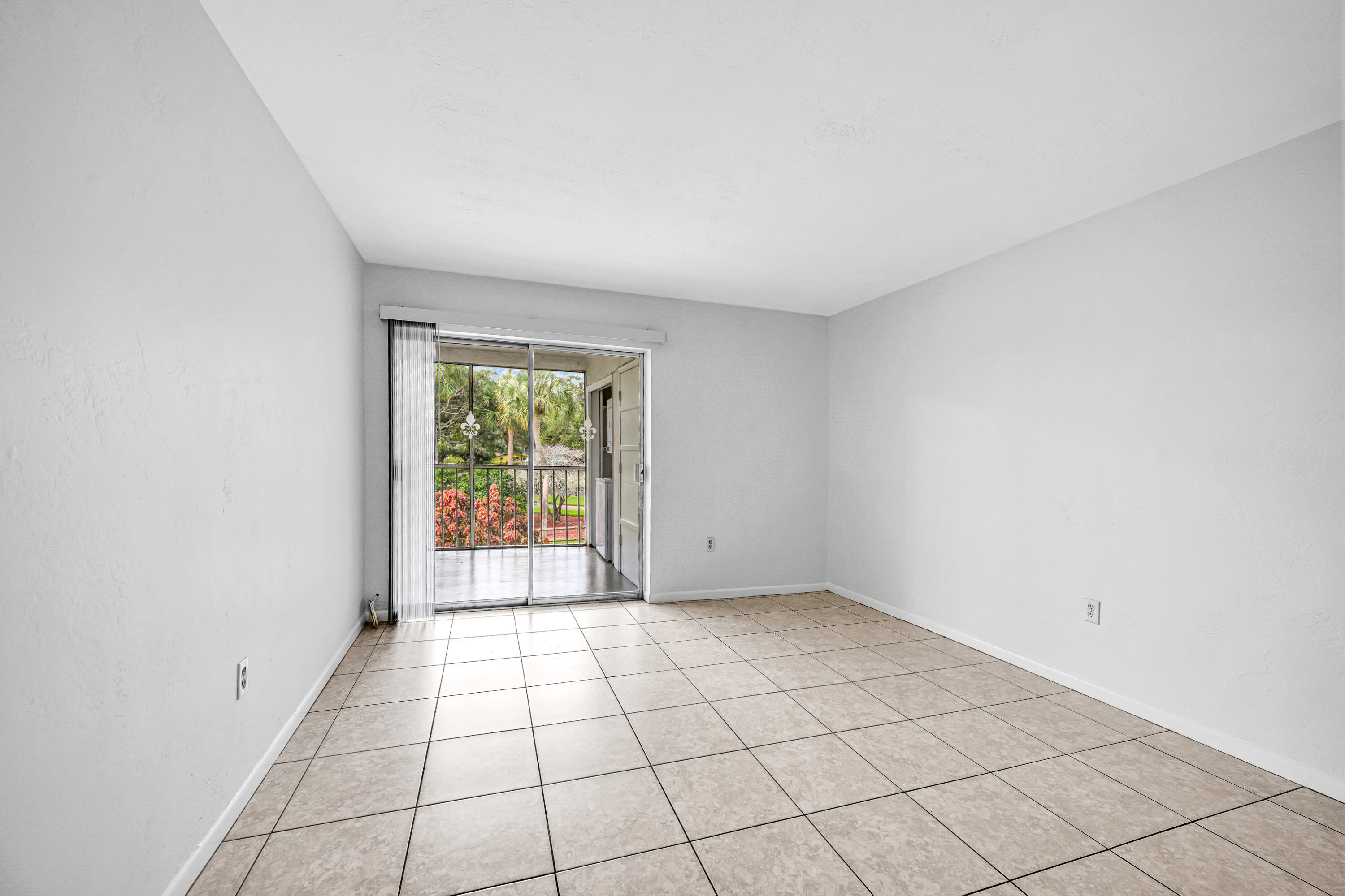 199 Southwest 15th Street, Unit 3 Boca Raton, FL 33432 - Photo 10 of 30 IMG_9938