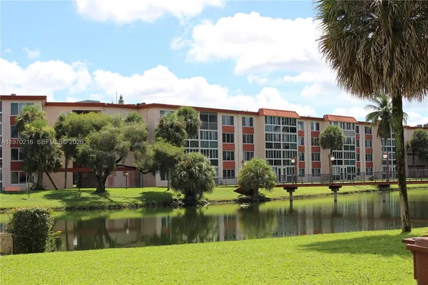 $157,000 | 1080 Del Lago Circle, Unit 202, Sunrise, FL 33313
