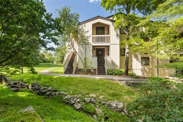 $449,000 | 48 Overlook Commons, Yorktown Heights, NY 10598