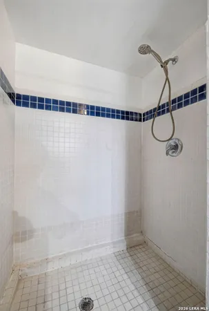 $1,250 | 127 Clay, Unit 2, San Antonio, TX 78204