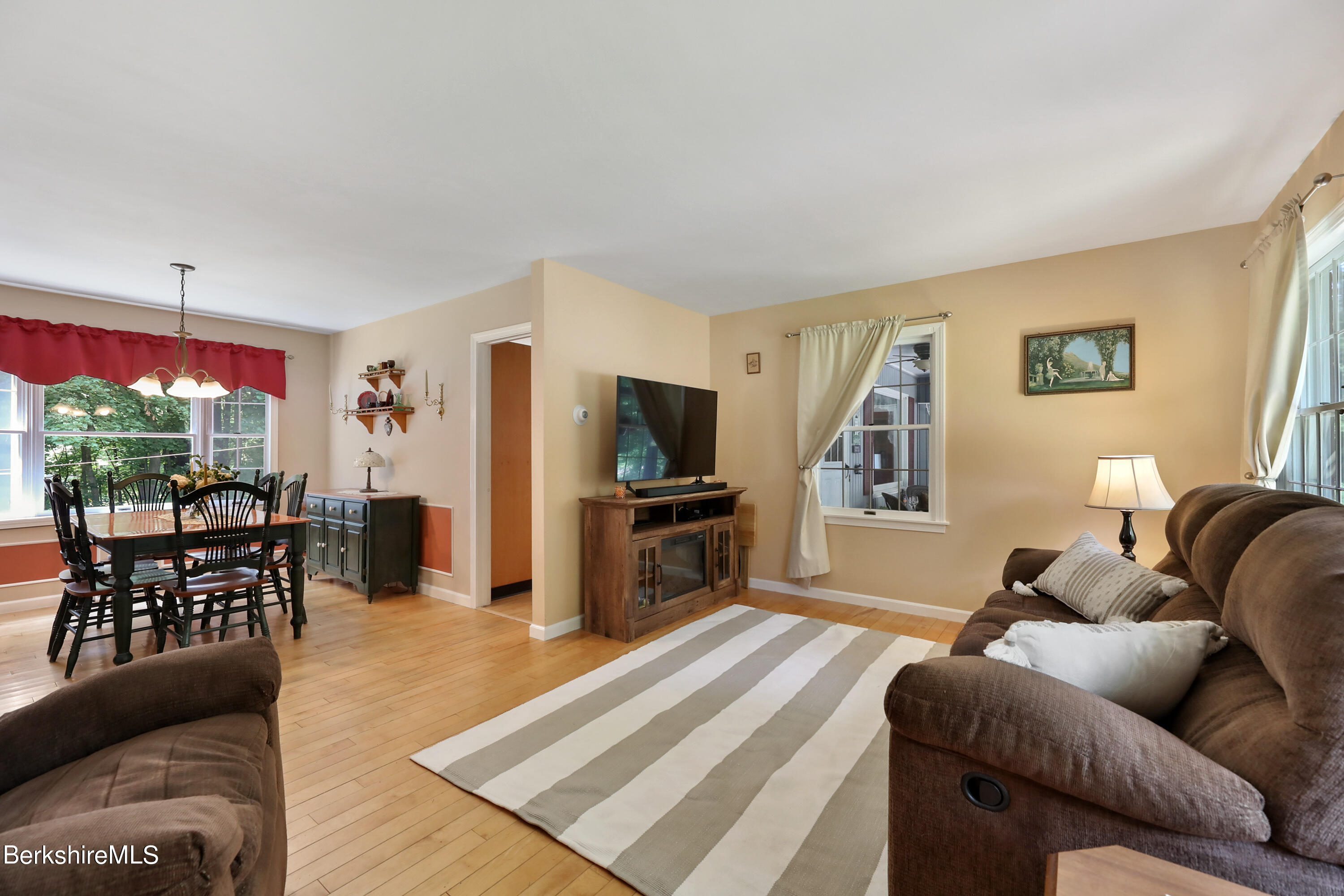 57 Old State Road Lanesborough, MA 01224 - Photo 3 of 28 25 Living Room