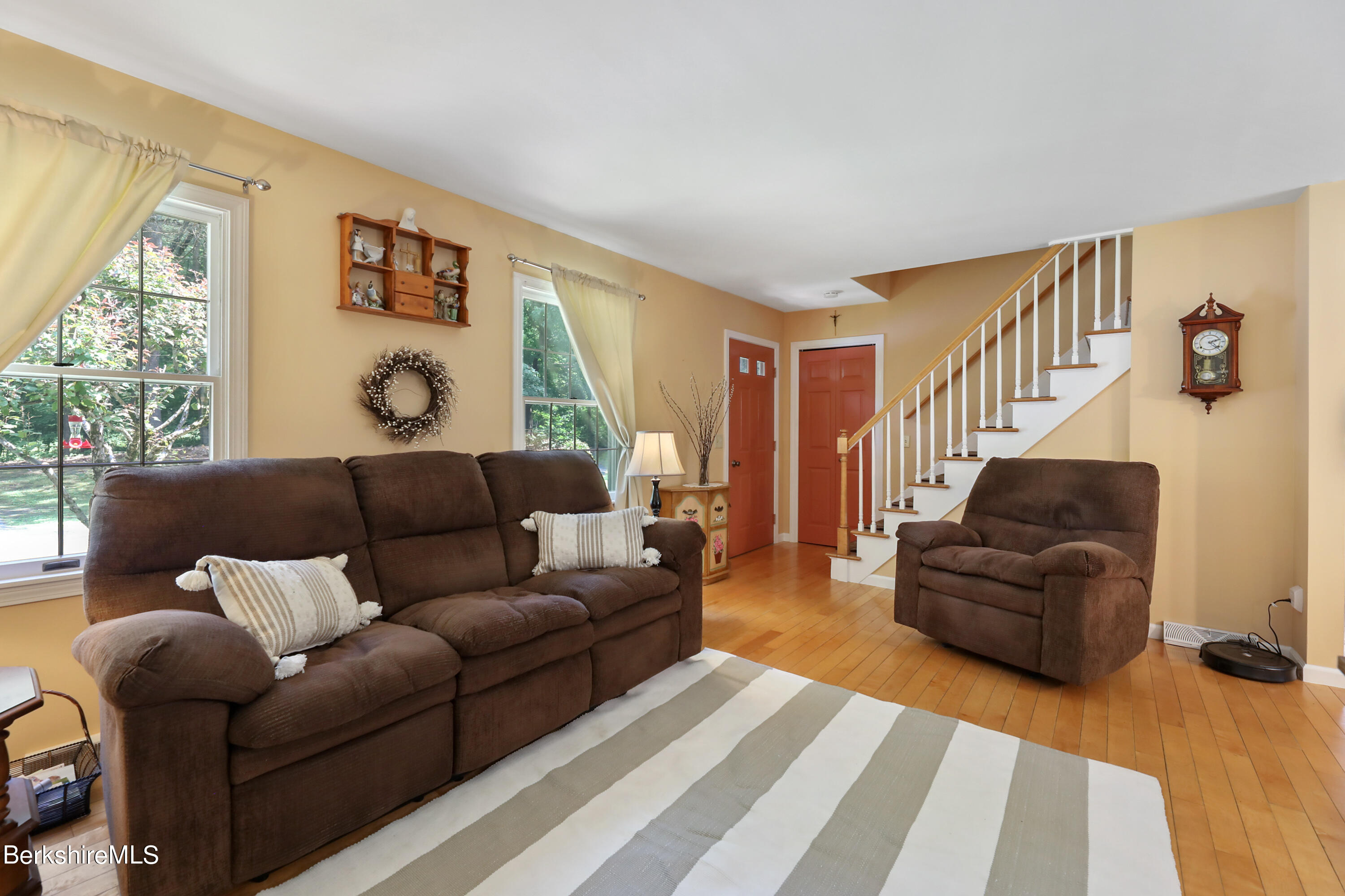 57 Old State Road Lanesborough, MA 01224 - Photo 4 of 28 35 Living Room