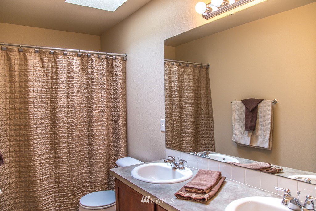 3918 220th Street Southeast Bothell, WA 98021 - Photo 13 of 15