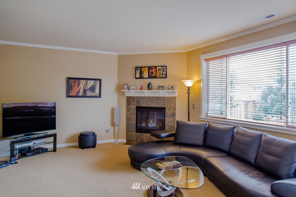 3918 220th Street Southeast Bothell, WA 98021 - Photo 7 of 15