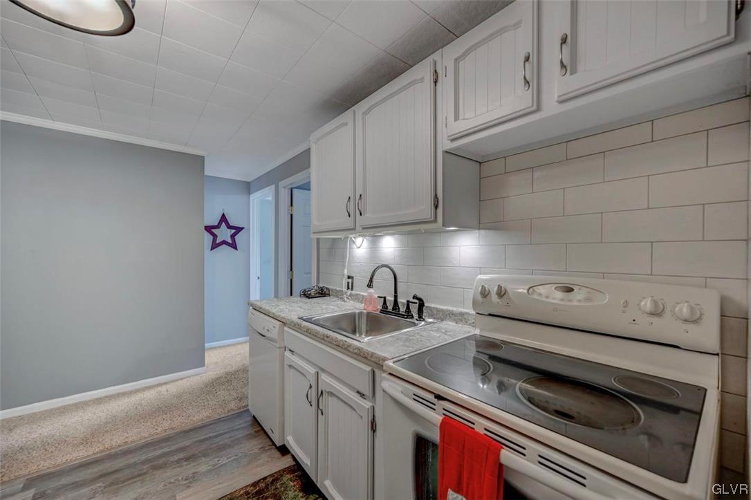 118 Shortridge Road Albrightsville, PA 18210 - Photo 14 of 28 The Kitchen has updated countertops & a subway til