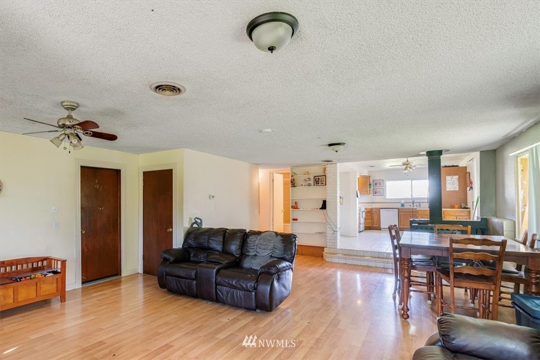 106 Walhaupt Road Onalaska, WA 98570 - Photo 6 of 35 Gallery Image 6