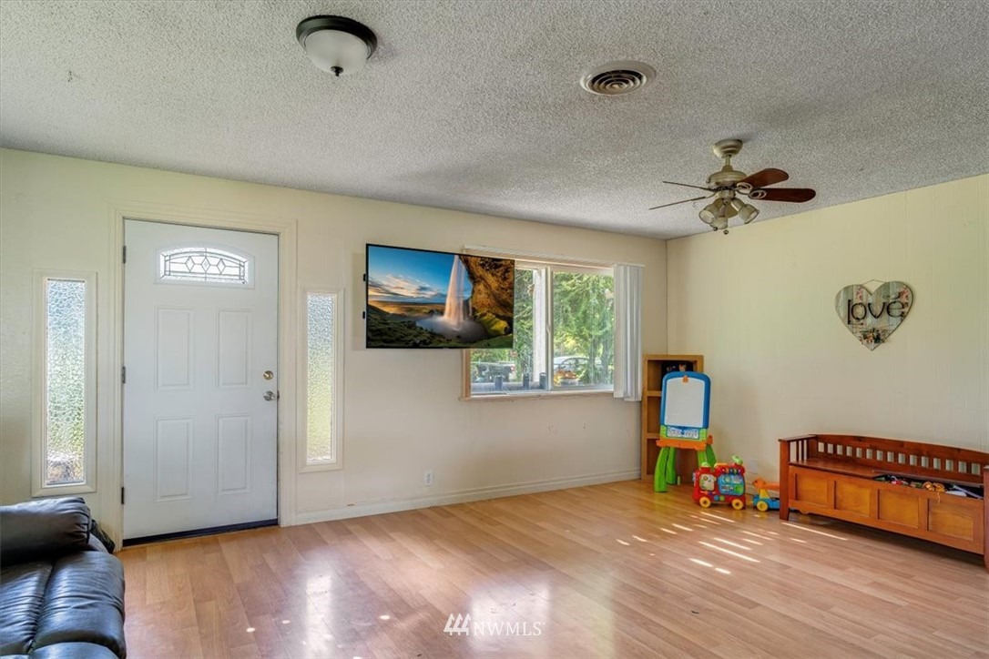 106 Walhaupt Road Onalaska, WA 98570 - Photo 7 of 35 Gallery Image 7