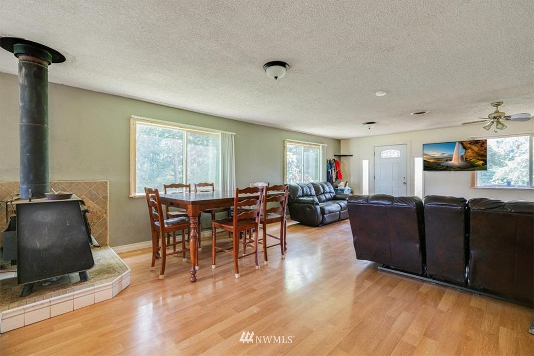 106 Walhaupt Road Onalaska, WA 98570 - Photo 8 of 35 Gallery Image 8