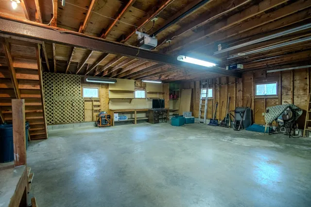 $549,900 | 17 Drinkwater Road, Hampton Falls, NH 03844