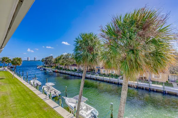 $1,975 | 120 Lehane Terrace, Unit 309, North Palm Beach, FL 33408