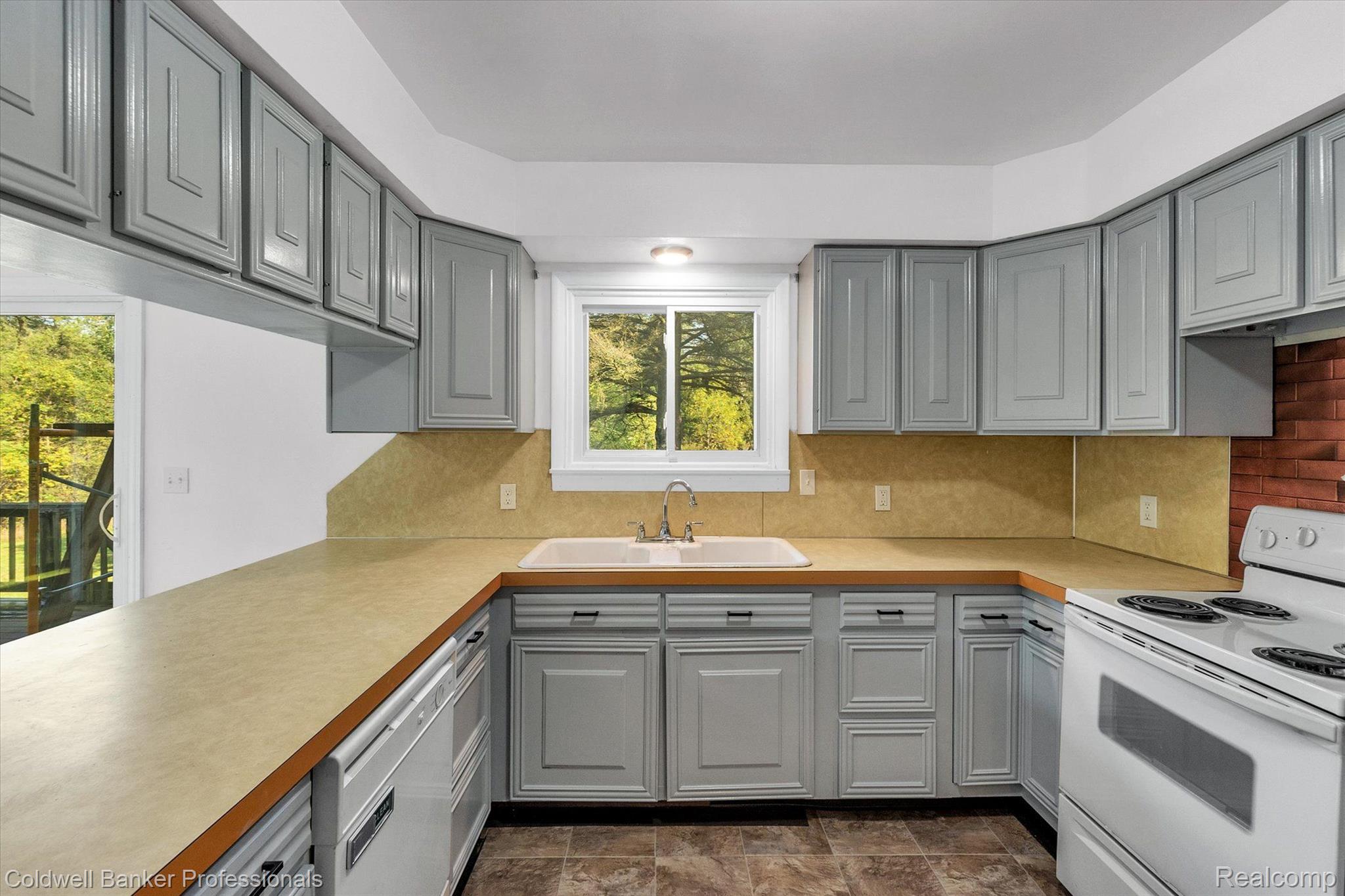 12445 Germany Road Fenton, MI 48430 - Photo 8 of 25 Gallery Image 8